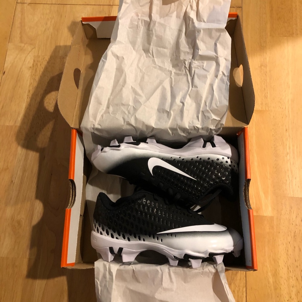 NEW in box Nike Vapor black & white cleats